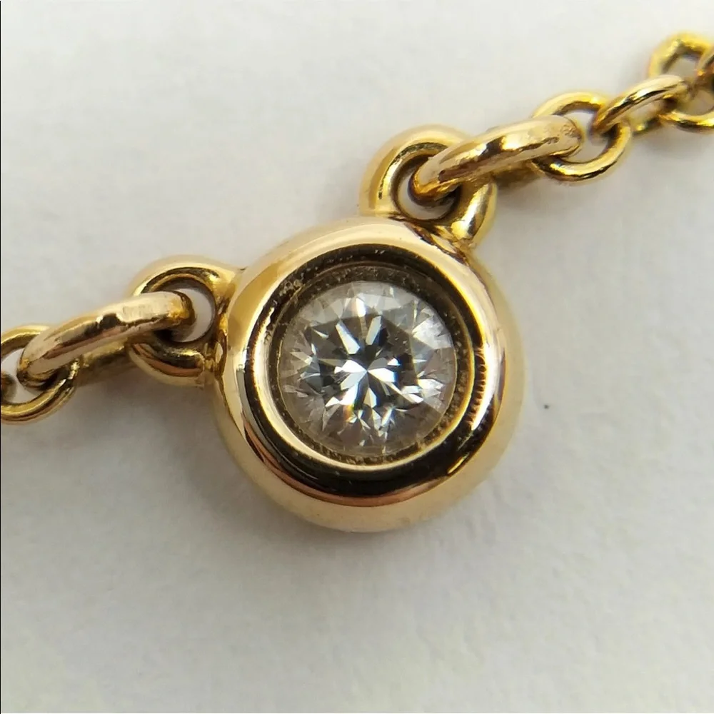 Tiffany & Co. Elsa Peretti®
Diamonds by the Yard® Single Diamond Pendant - Picture 5 of 6